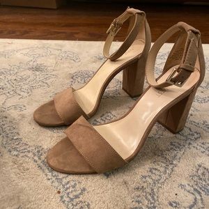 Nine West tan suede block heel